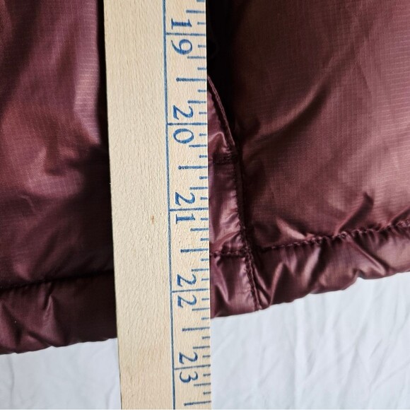 Prana Vest Women’s Size XS Wine Full Zip Snap Down Puffer Pockets 124977 EUC - Picture 6 of 9